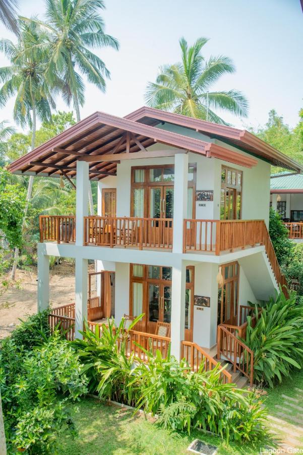 Lagoon Gate Tangalle Resort Exterior photo